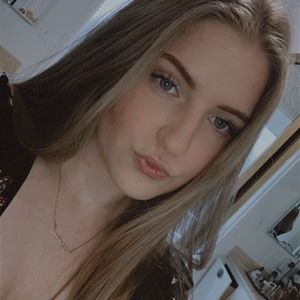 Meet your Posher, Ariana